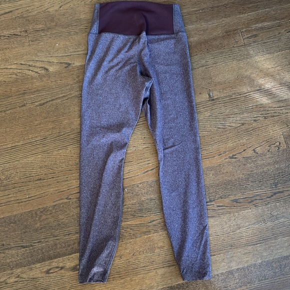 Nike leggings in plum with pocket - Picture 4 of 5